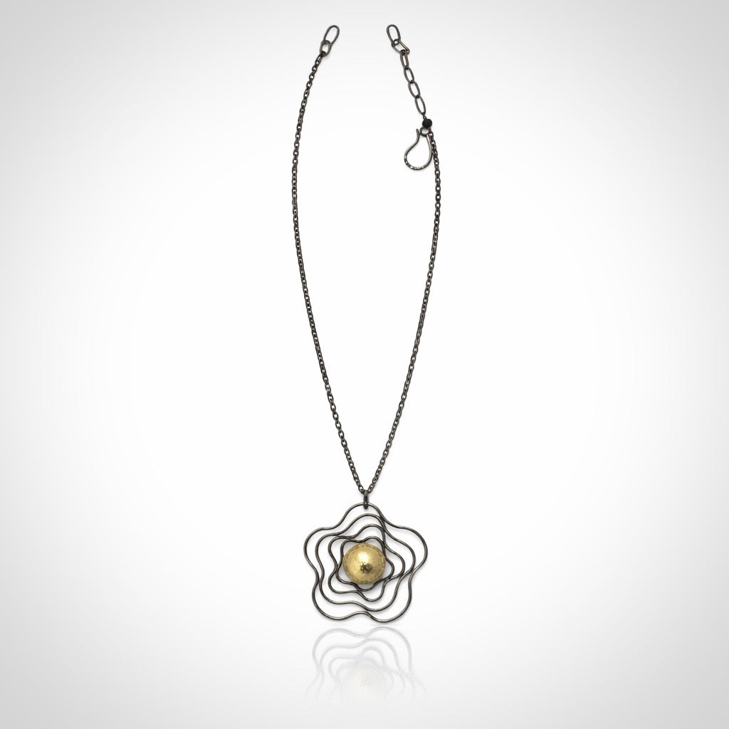 Golden Core Bloom Necklace (Valentine's)